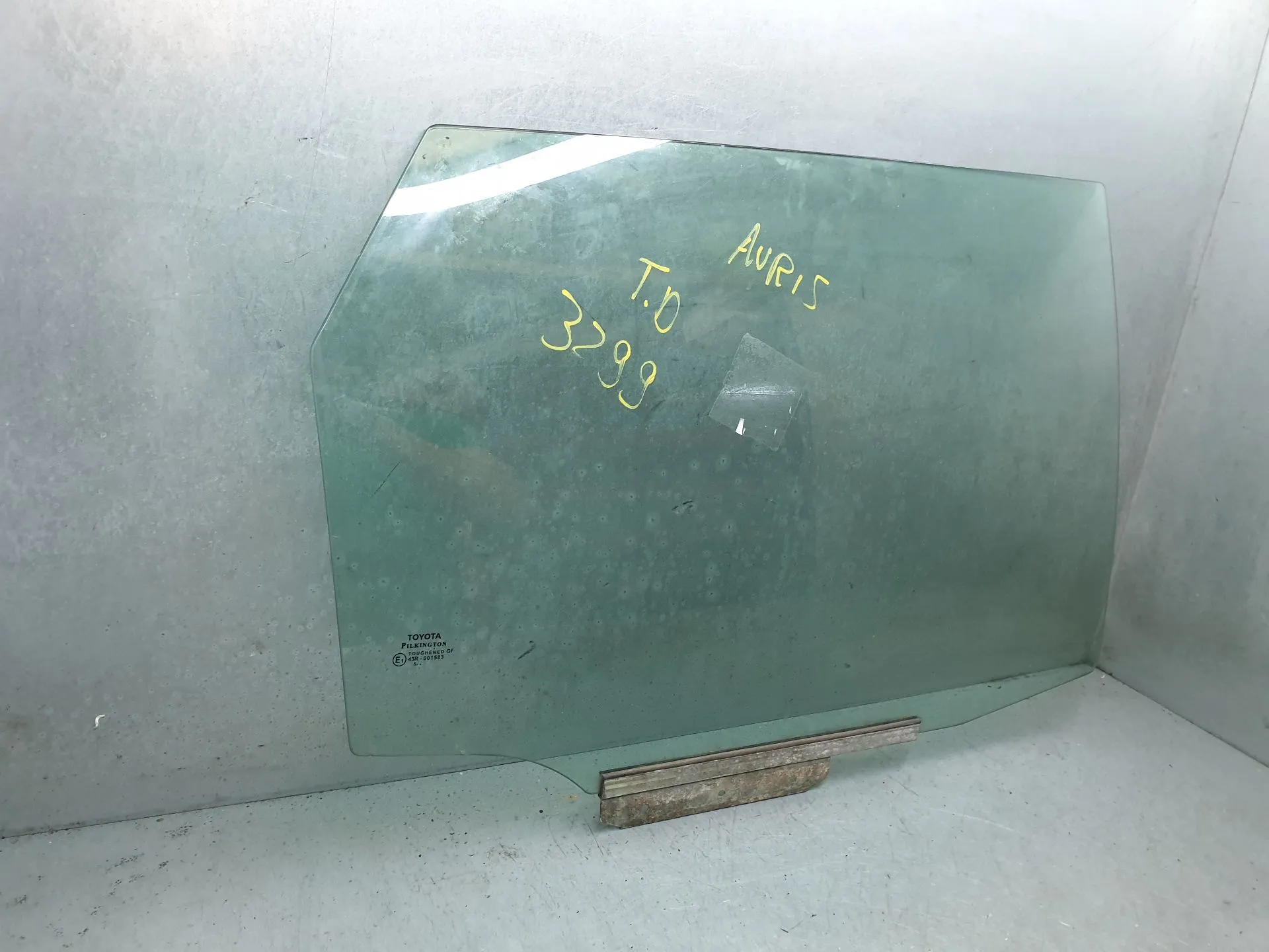 Right rear door glass TOYOTA Auris Touring Sports (_E18_) Imagem-1