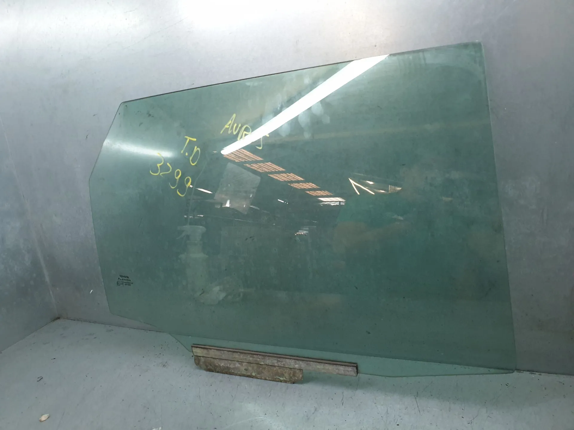 Right rear door glass TOYOTA Auris Touring Sports (_E18_) Imagem-2