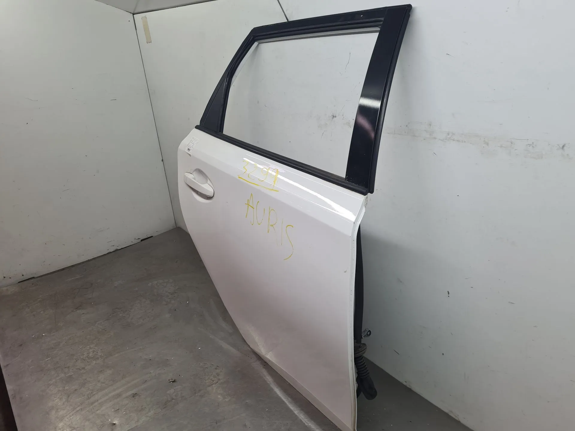 Right rear door TOYOTA Auris Touring Sports (_E18_) Imagem-1