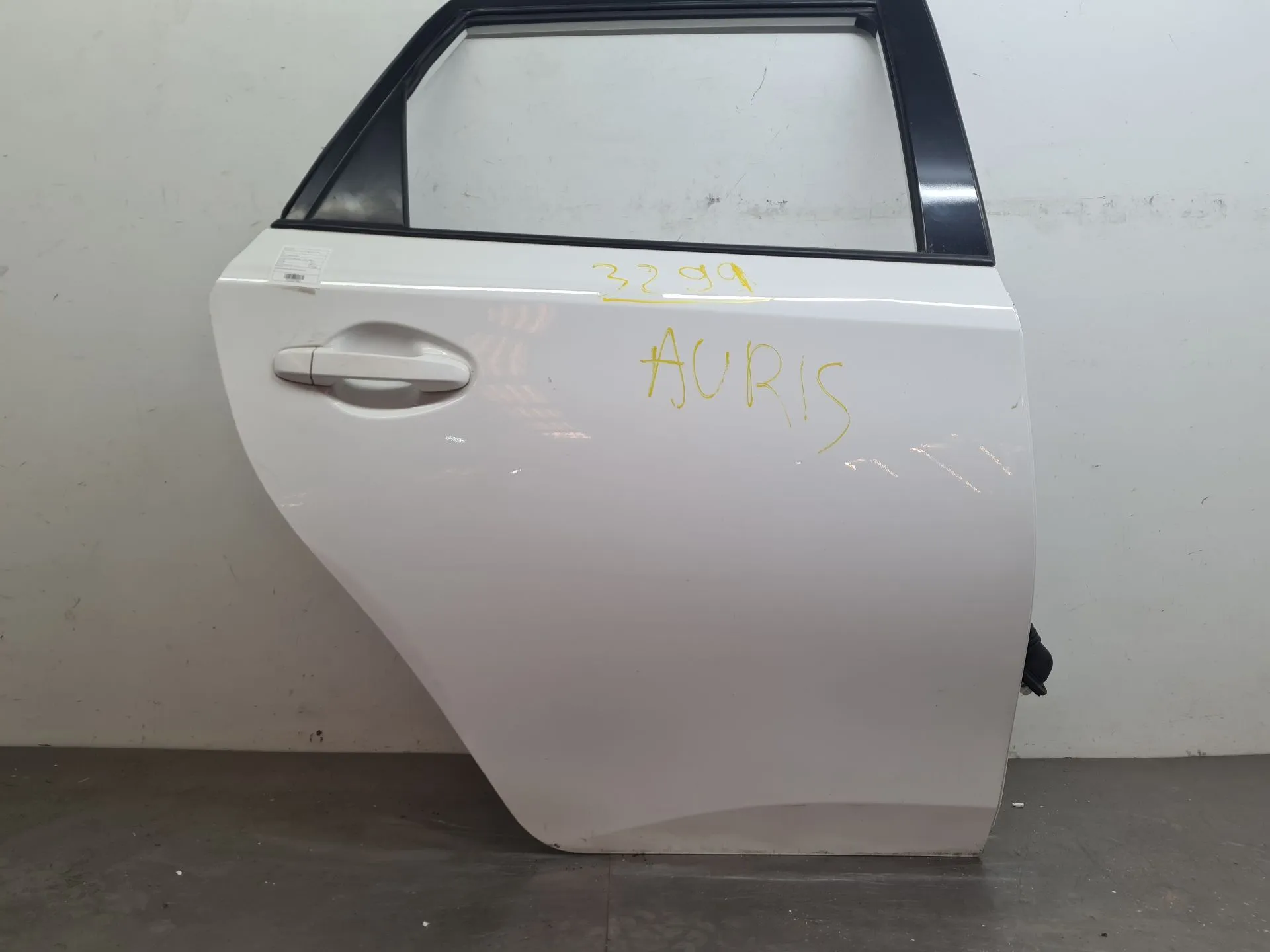 Right rear door TOYOTA Auris Touring Sports (_E18_) Imagem-3