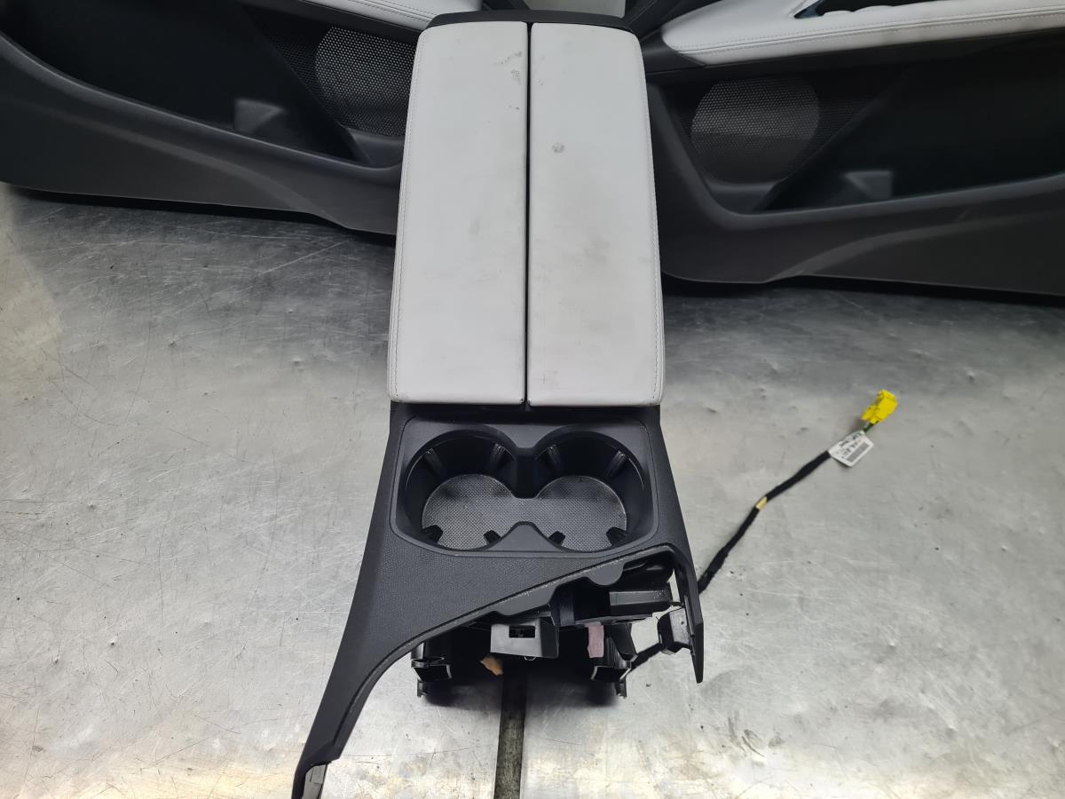 Apoio de braço PEUGEOT 3008 II (M_)
