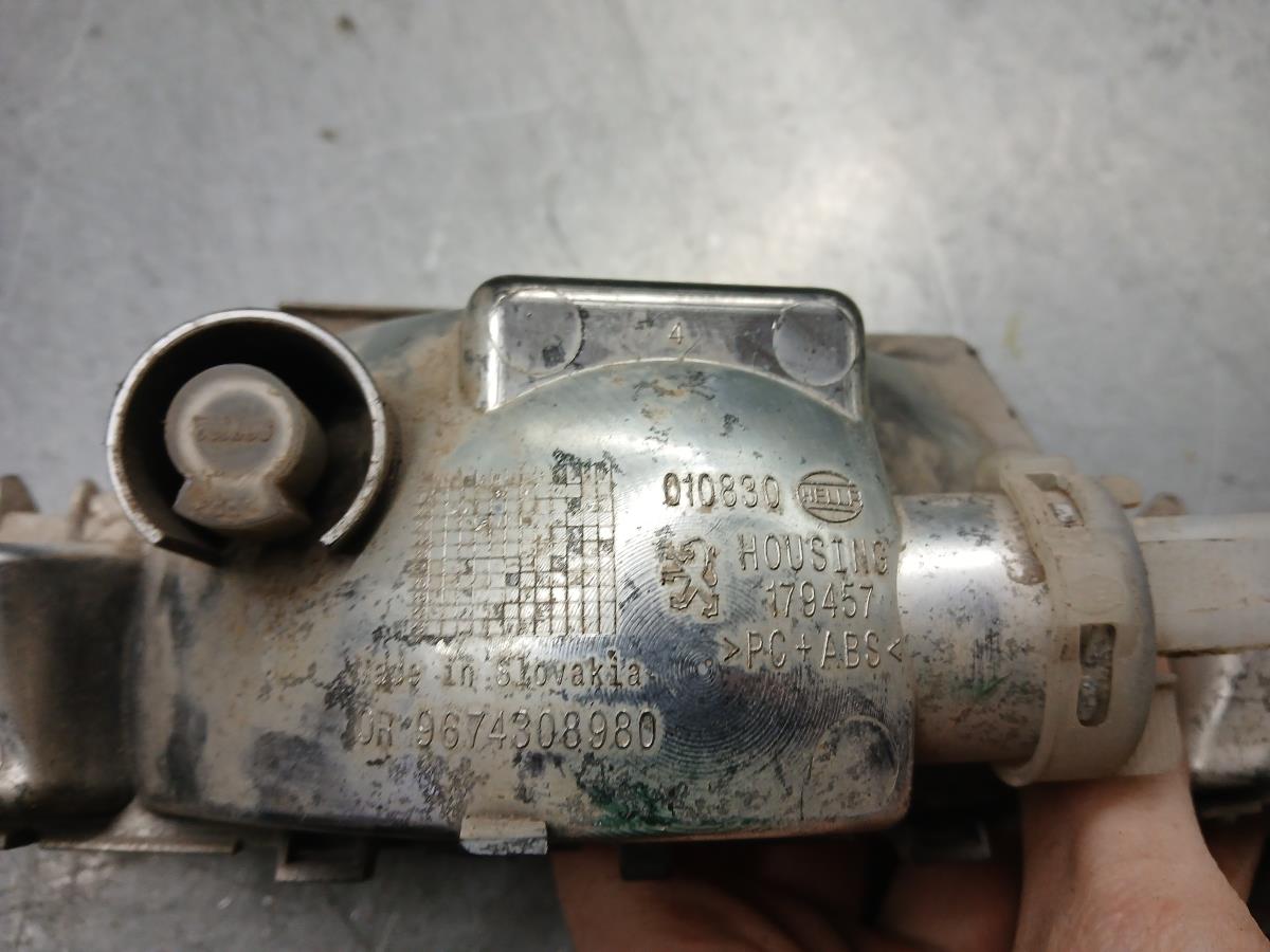 Feu antibrouillard central PEUGEOT 208 II Imagem-3