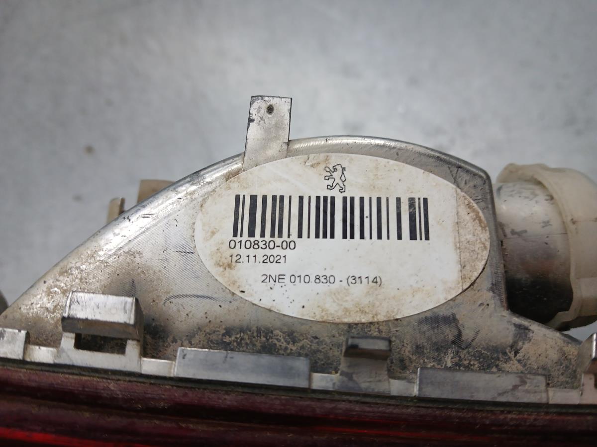 Feu antibrouillard central PEUGEOT 208 II Imagem-2