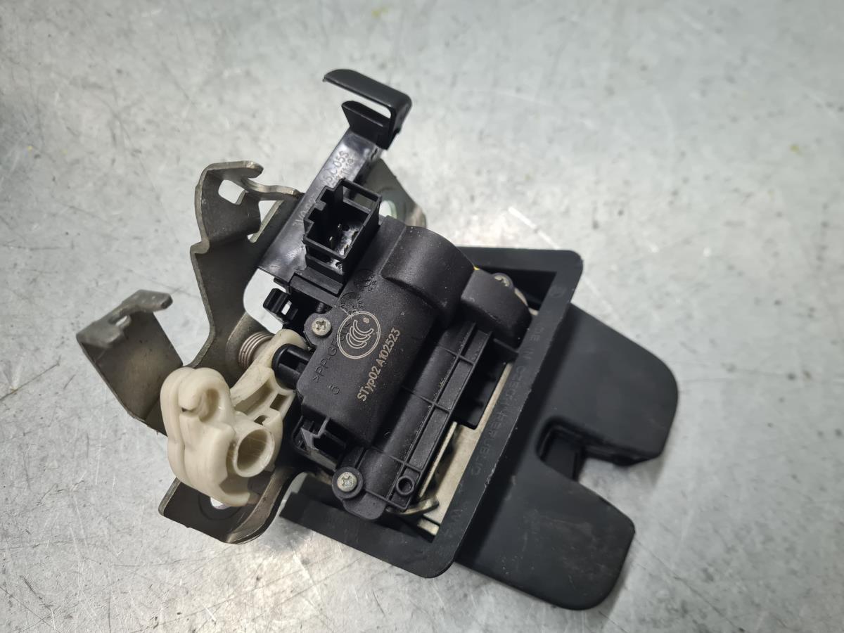 Cerradura / cierre maletero SKODA Kamiq (NW4) Imagem-1