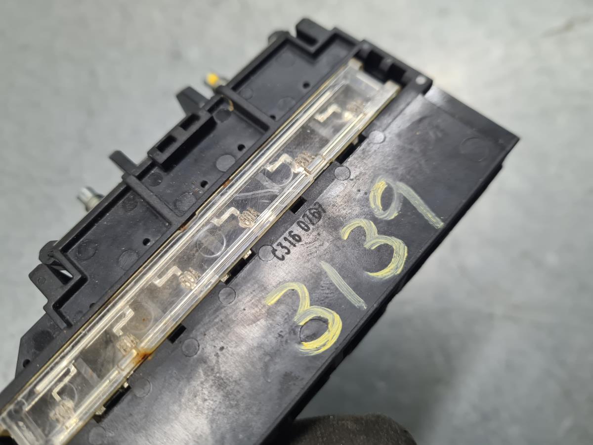 Battery Control Module / Charging Relay DACIA Sandero III Imagem-2