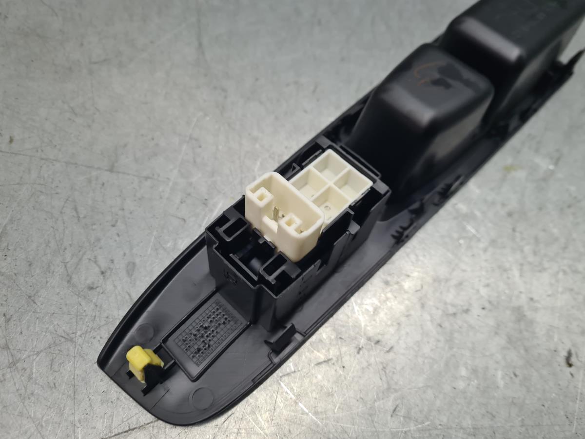 Mando / interruptor elevalunas delantero derecho TOYOTA Yaris (_P13_) Imagem-1