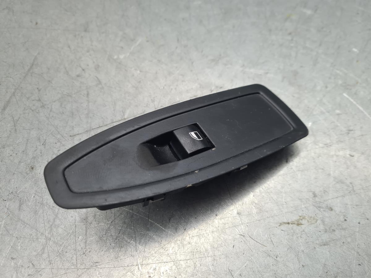 Mando / interruptor elevalunas delantero derecho BMW 1 (F20)