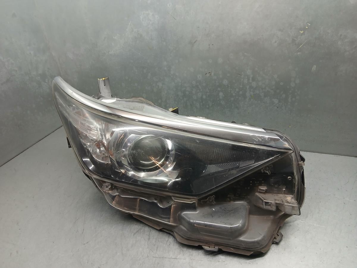 Right Headlight TOYOTA Auris Touring Sports (_E18_)