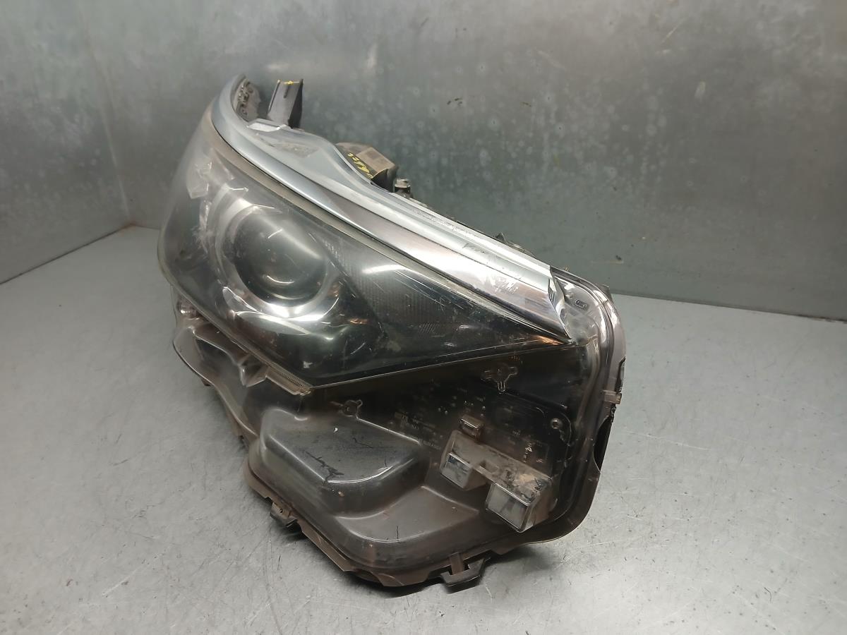 Right Headlight TOYOTA Auris Touring Sports (_E18_) Imagem-1