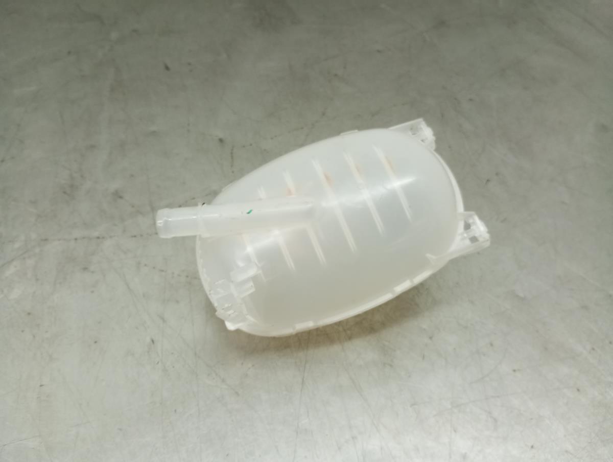 Réservoir/ Vase D'expansion De Liquide De Refroidissement DACIA Sandero III