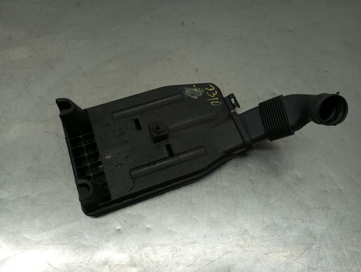 Air filter box VOLKSWAGEN Polo (AW1) Imagem-1