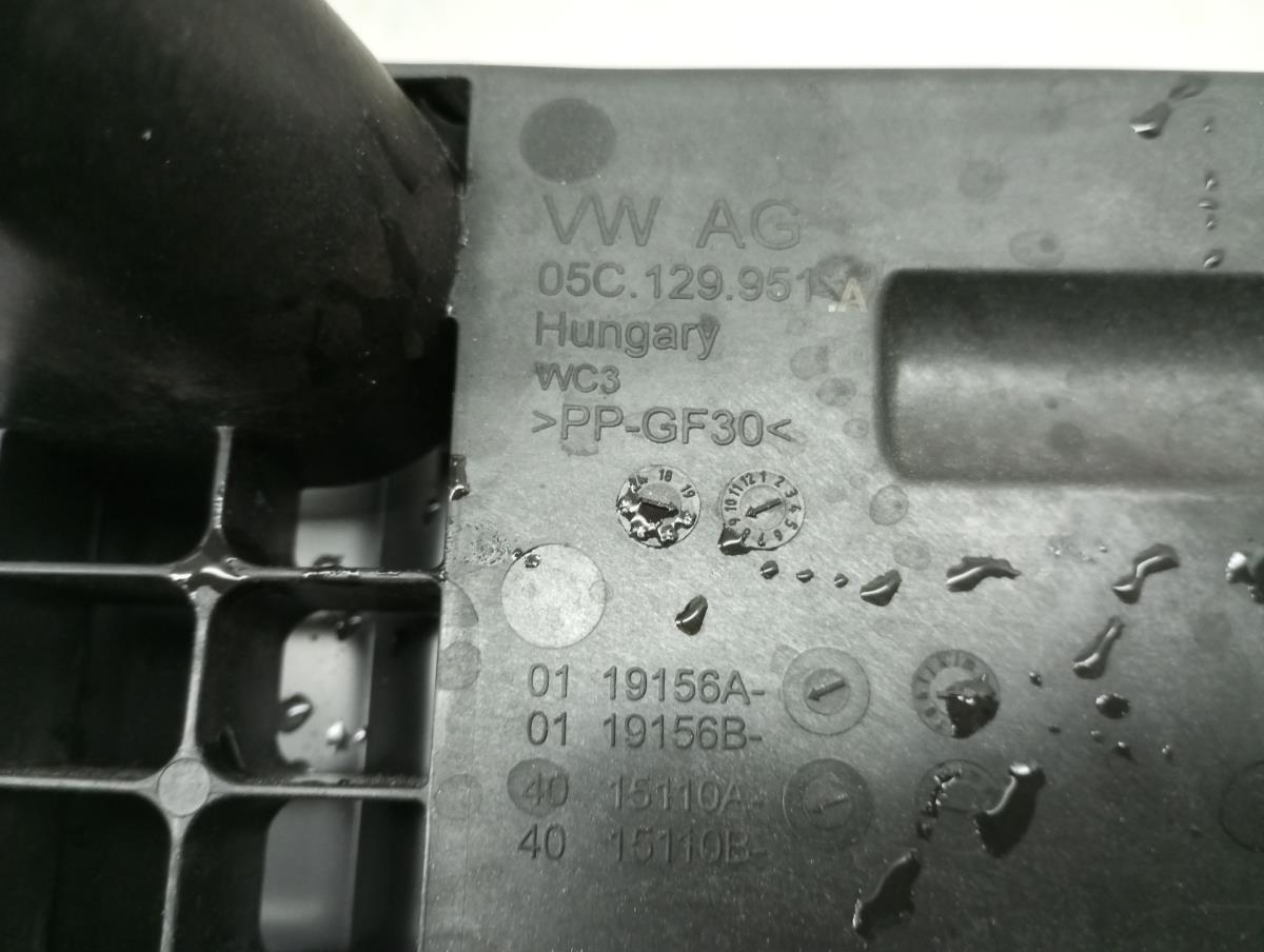 Air filter box VOLKSWAGEN Polo (AW1) Imagem-3