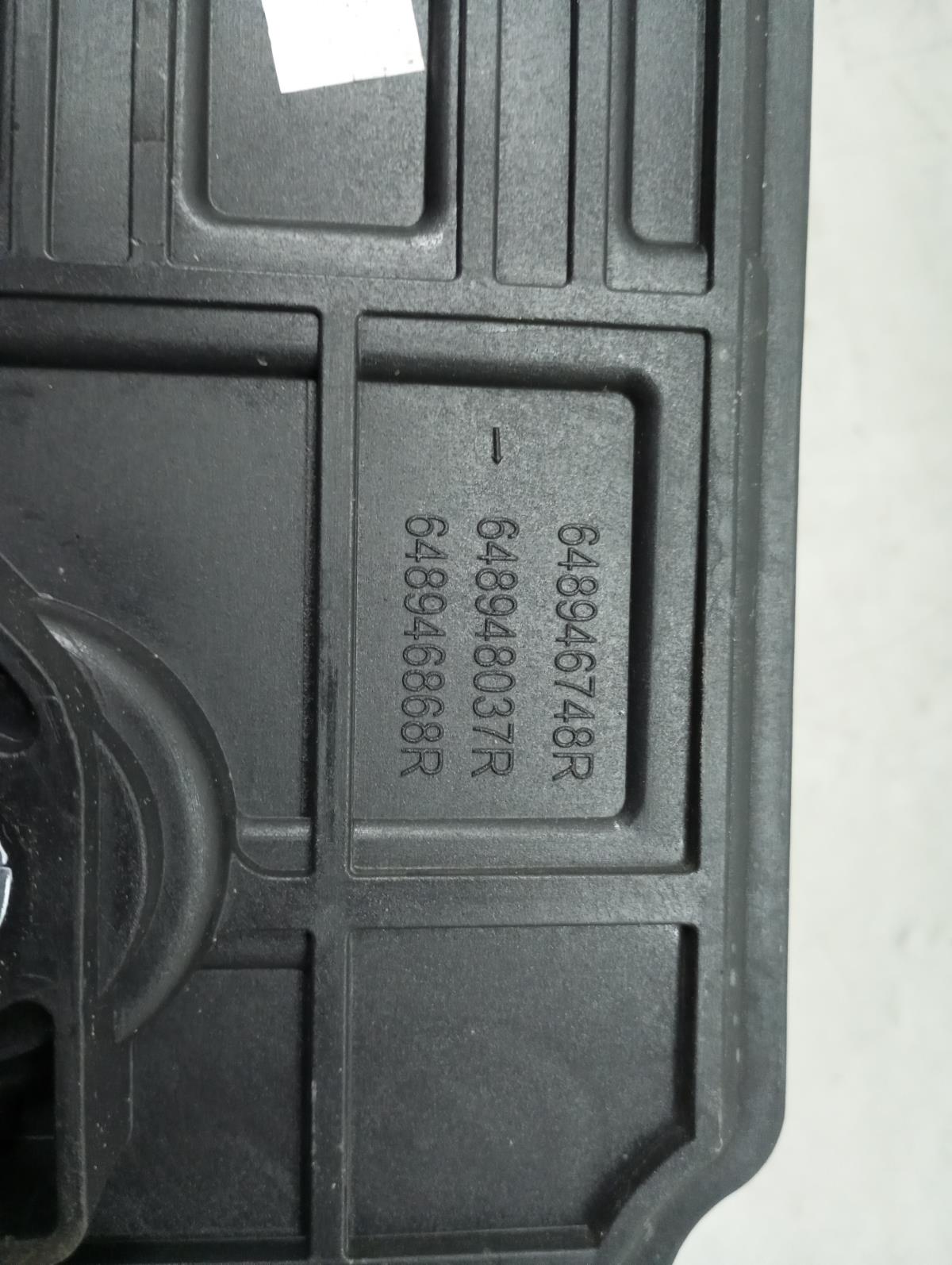 Battery box DACIA Sandero III Imagem-3