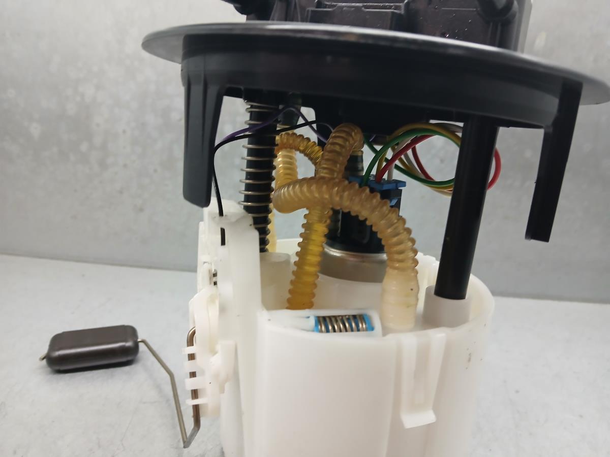 Bomba de combustível PEUGEOT 208 II Imagem-1