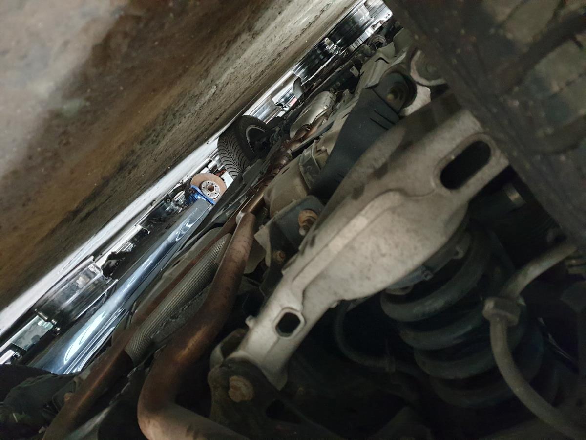 Brazo suspensión trasero izquierdo LAND ROVER Discovery Sport (L550)