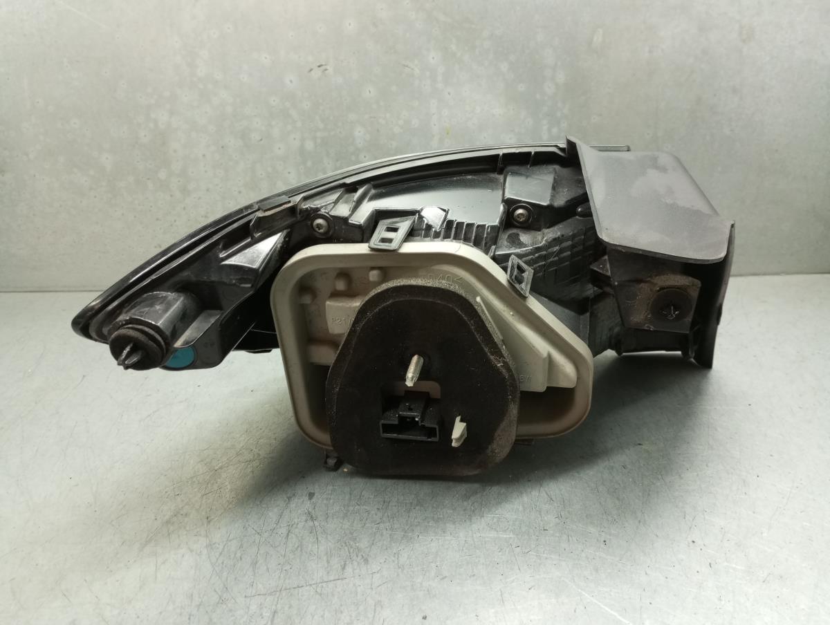 Feu arrière Droite PEUGEOT 208 II Imagem-2