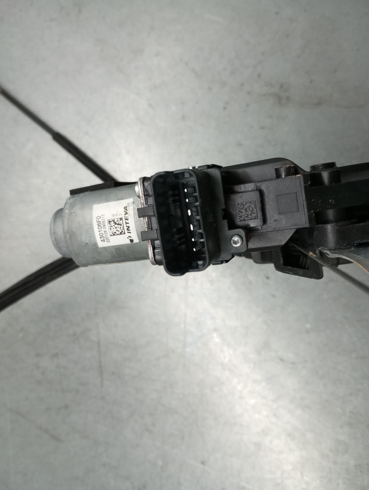 Left front window regulator RENAULT Megane IV Grandtour (K9A/M_) Imagem-3