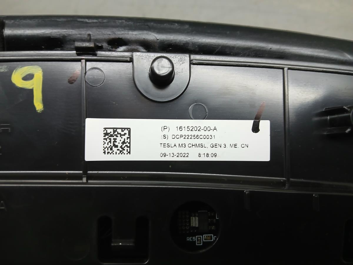 Additional stop light / 3rd stop light TESLA Model 3 (5YJ3) Imagem-2