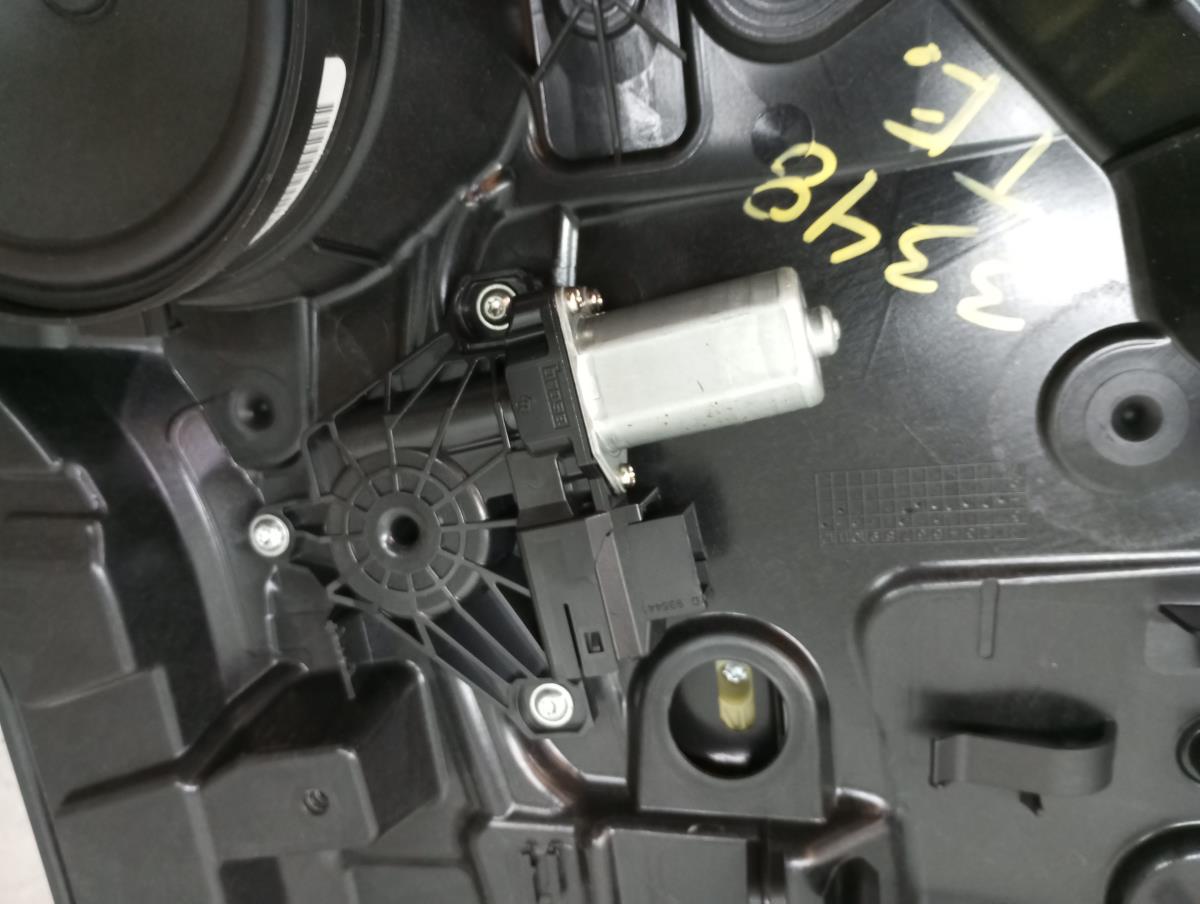 Lève-vitre arrière gauche MERCEDES-BENZ Classe A (W176) Imagem-1