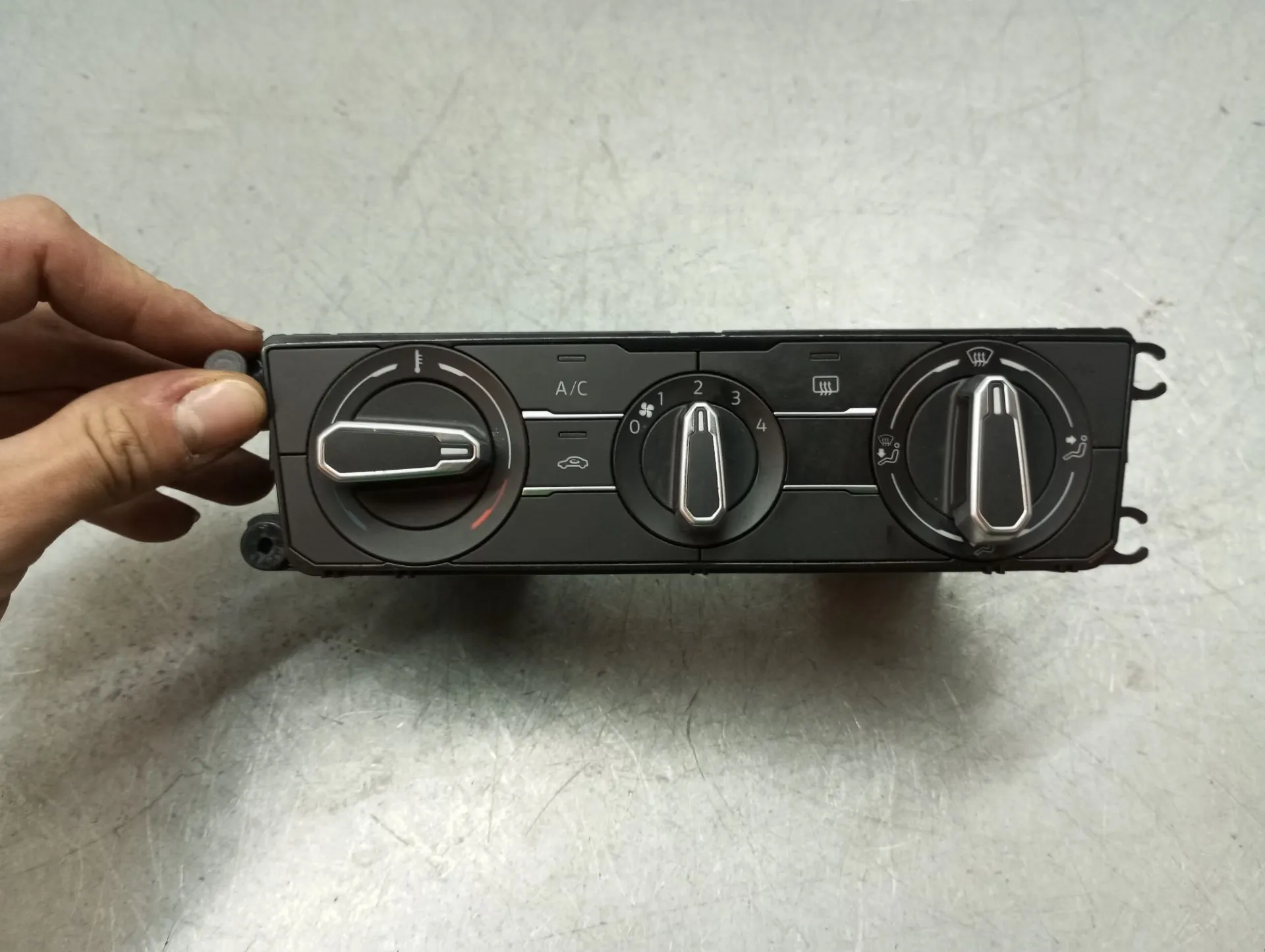 Climate control VOLKSWAGEN Polo (AW1)