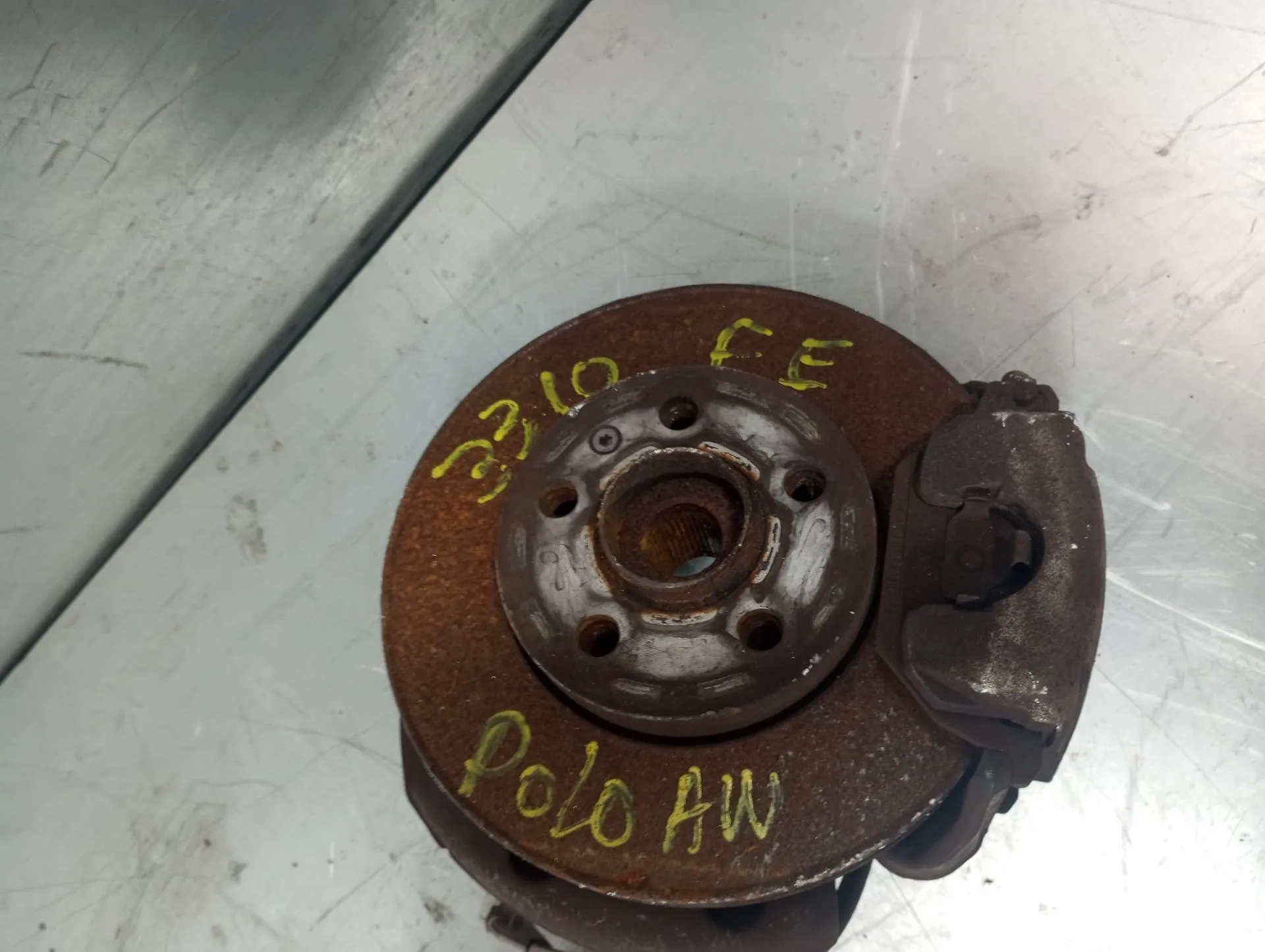 Fusello anteriore sinistro VOLKSWAGEN Polo (AW1)