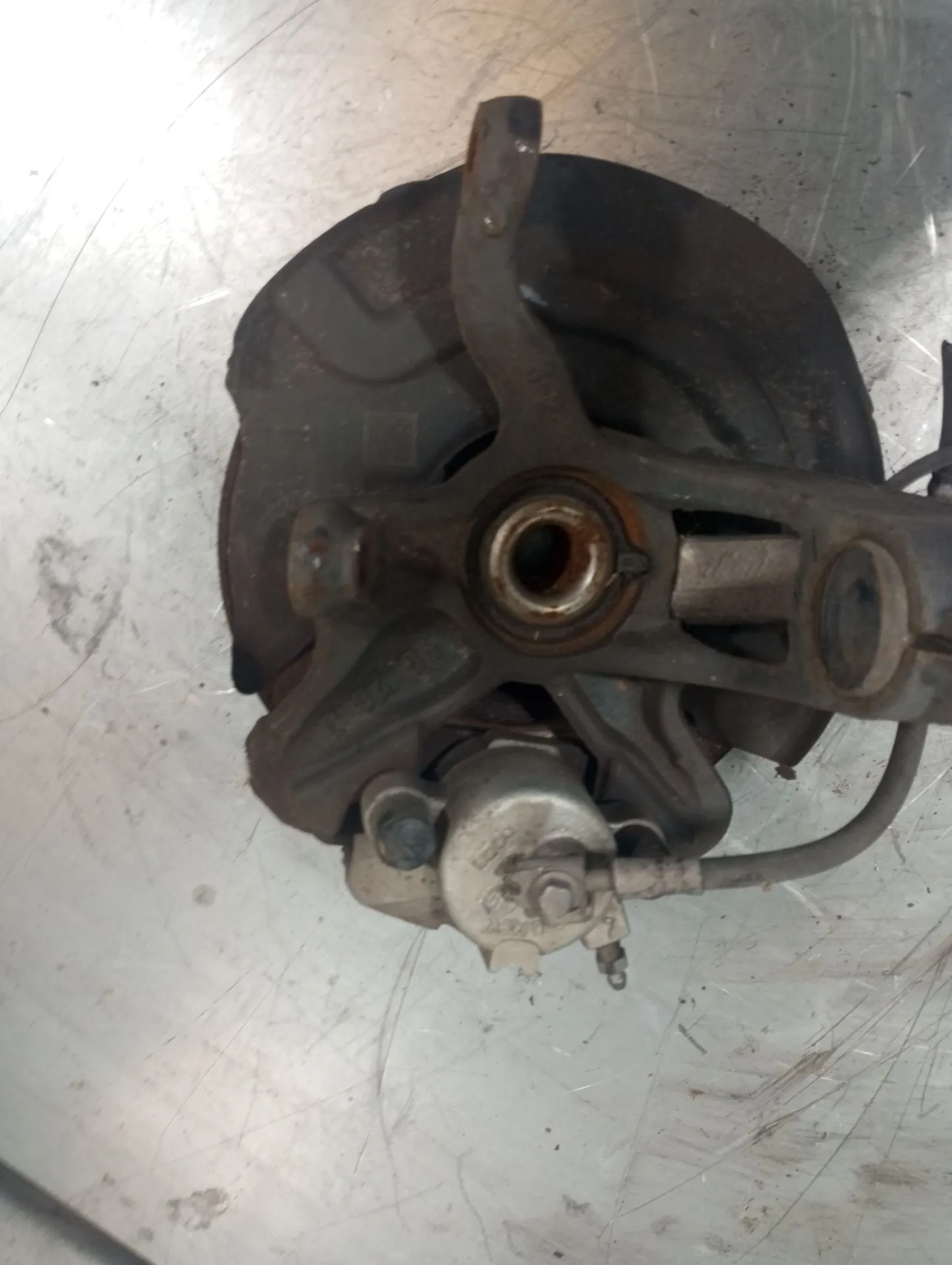 Fusello anteriore sinistro VOLKSWAGEN Polo (AW1) Imagem-1