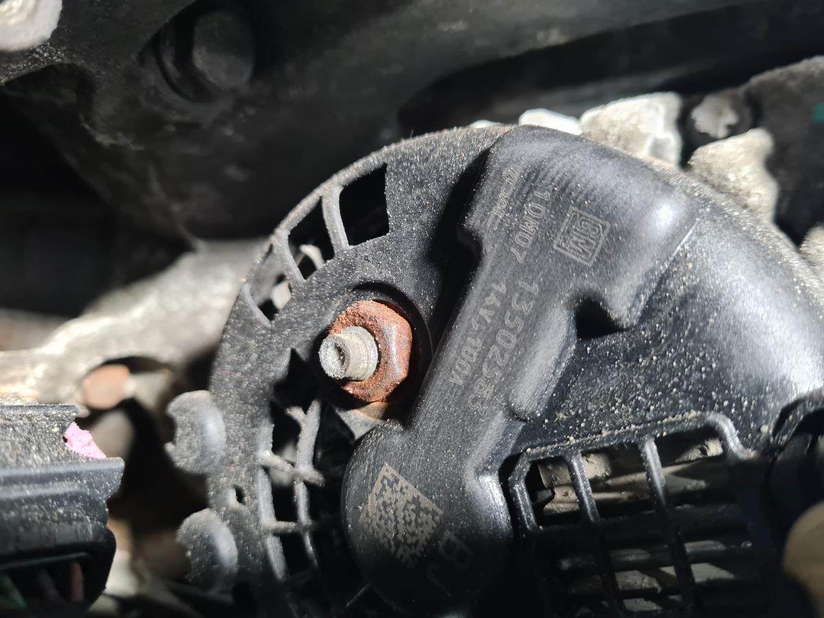 Alternador OPEL Astra J Imagem-1