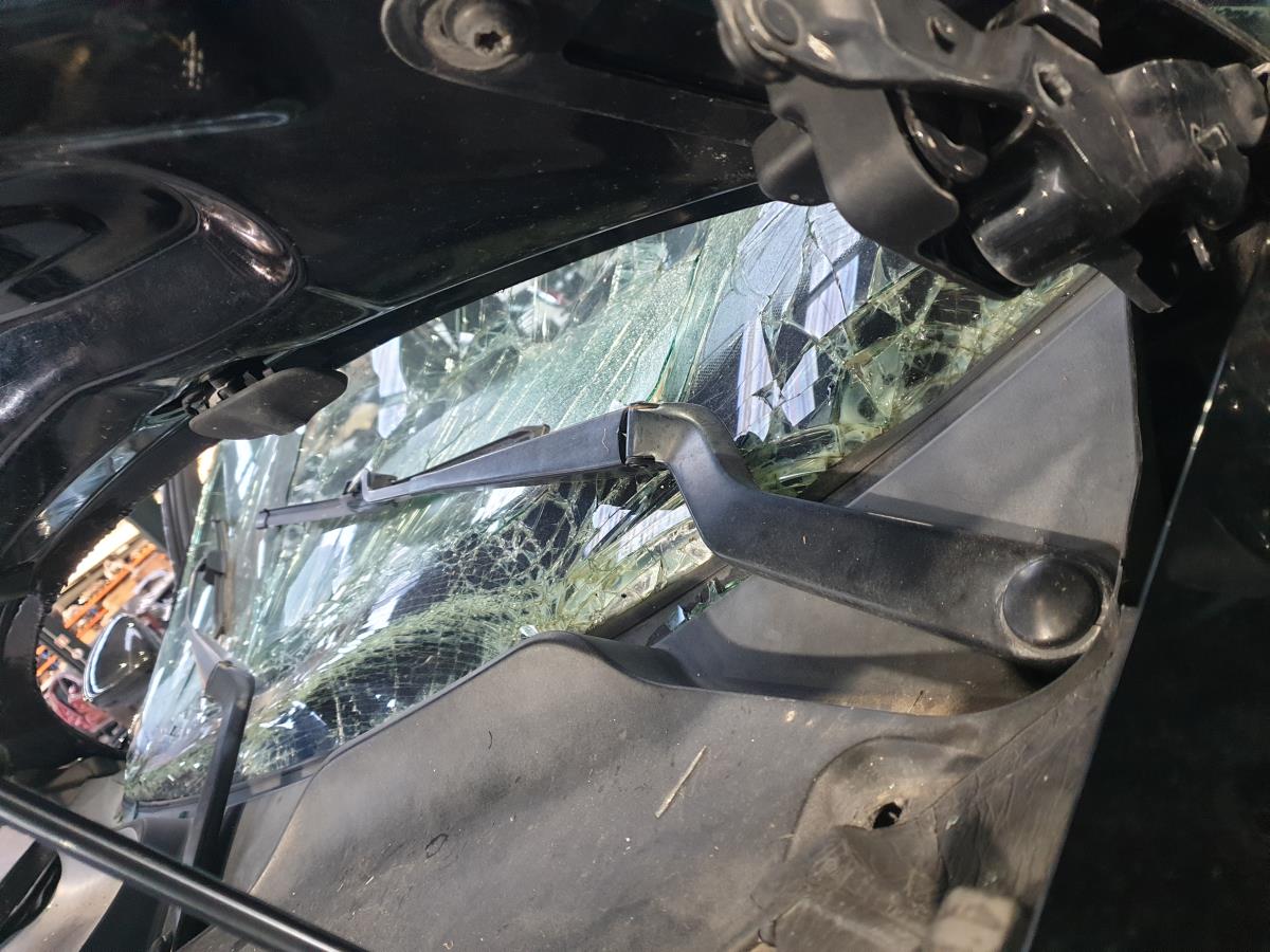 Haste / braço de escova limpa vidros frente esquerda PORSCHE Panamera (970)