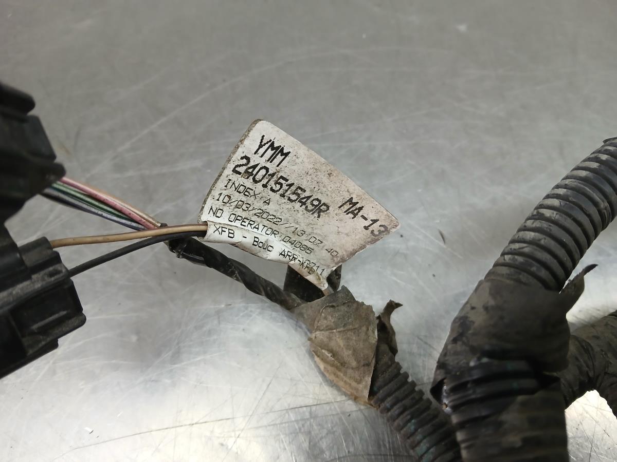 Rear bumper installation RENAULT Megane IV Grandtour (K9A/M_) Imagem-1