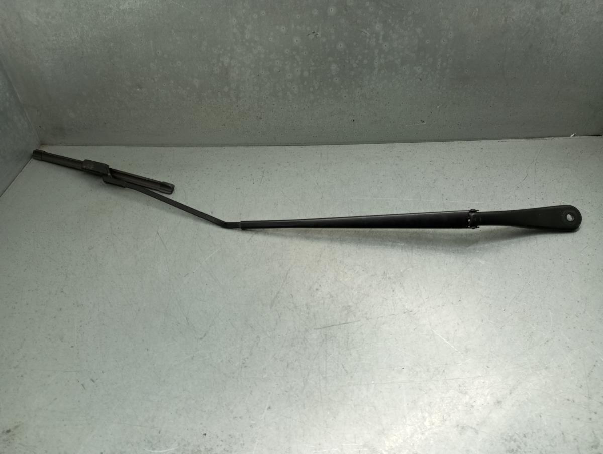 Windscreen wiper arm Right front RENAULT Clio V (BF_)