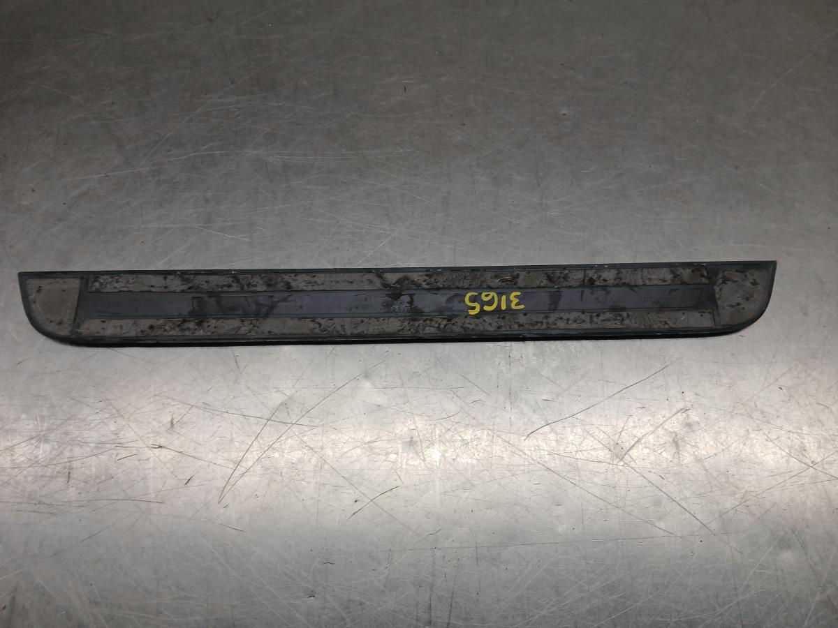 Seuil de porte avant Droite AUDI A1 Sportback (8XA, 8XF) Imagem-2