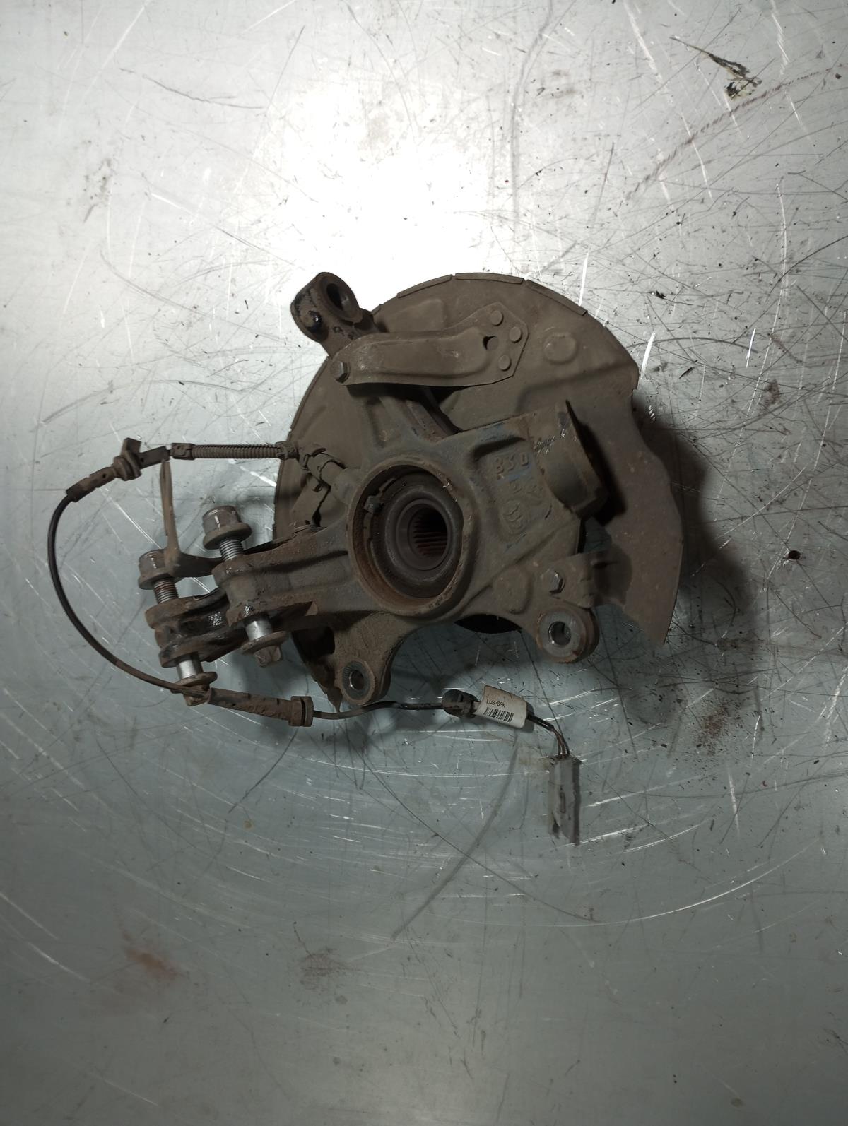 Fusée avant Droite PEUGEOT 3008 II (M_) Imagem-1