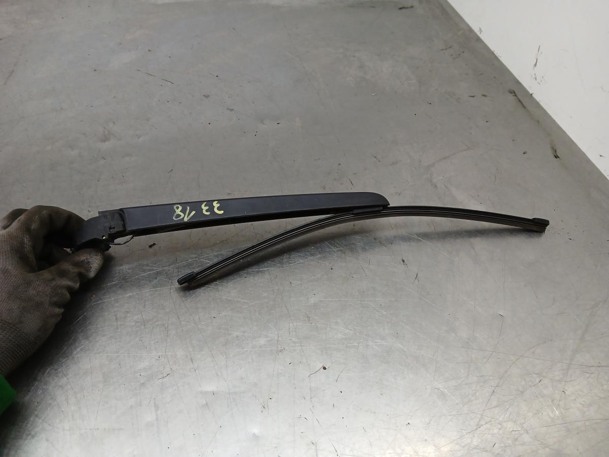 Brazo de limpiaparabrisas trasero AUDI Q5 (FYB, FYG)