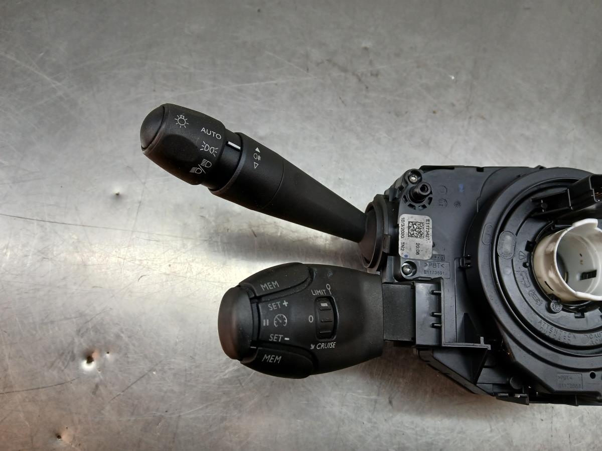 Ruban d'airbag PEUGEOT 208 II Imagem-1