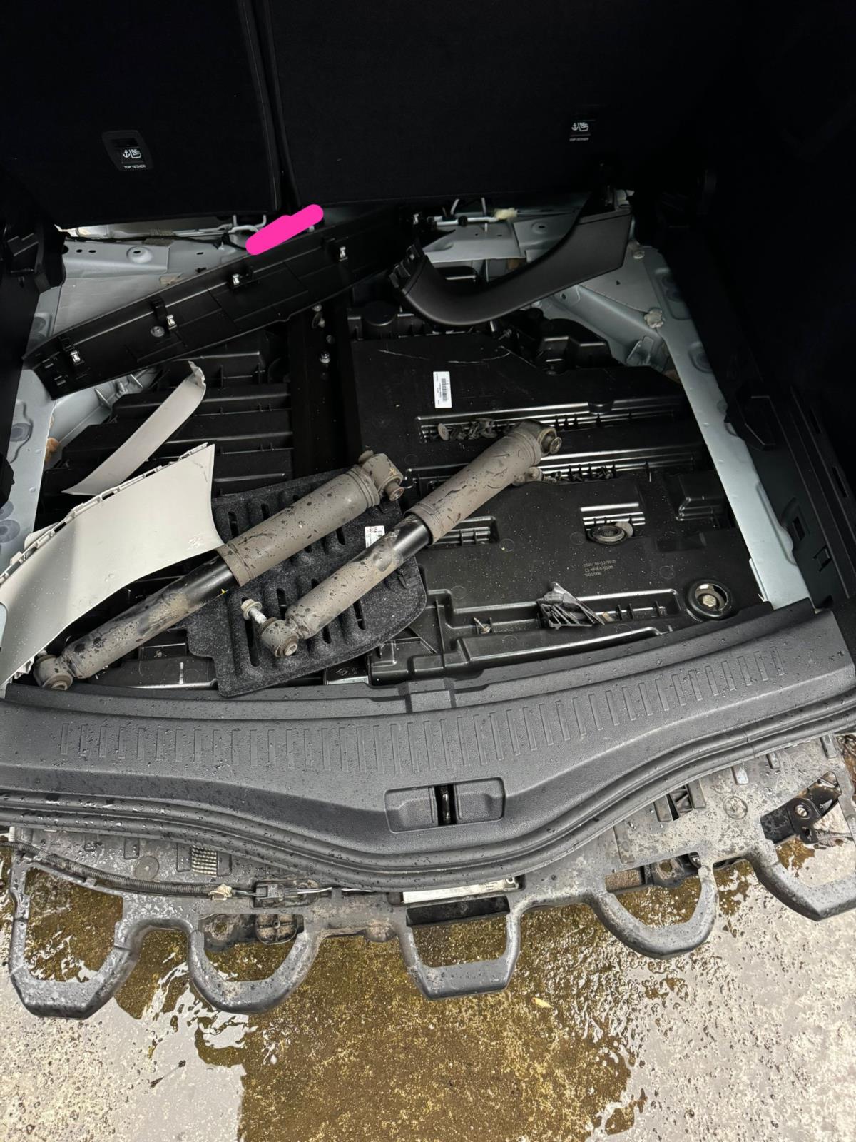 Trunk door lining RENAULT Megane IV Grandtour (K9A/M_)