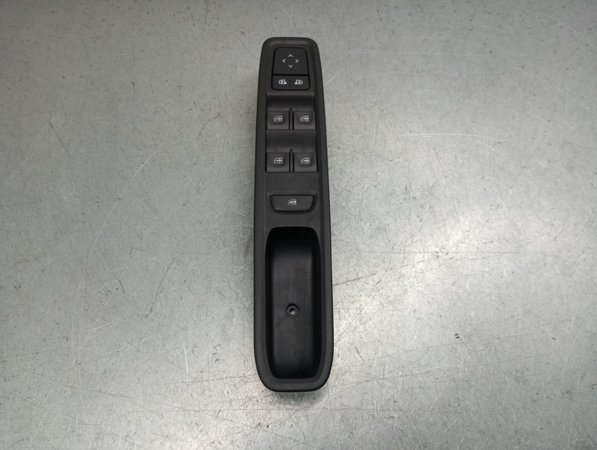 Commande / interrupteur lève-vitre Avant gauche DACIA Sandero III