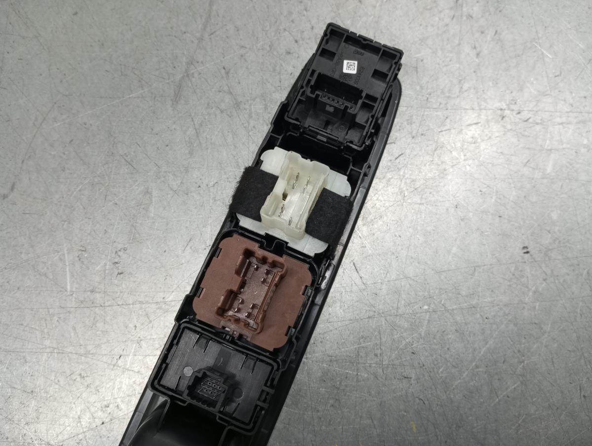 Commande / interrupteur lève-vitre Avant gauche DACIA Sandero III Imagem-3