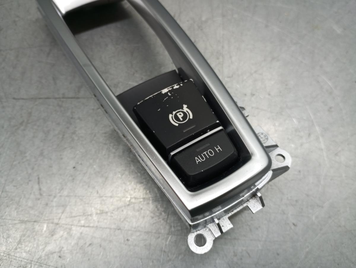 Parking brake switch BMW 5 (F10) Imagem-1