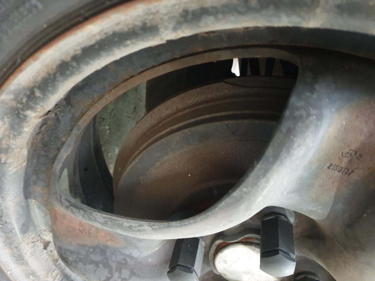 Essieu arrière à tambours OPEL Corsa E