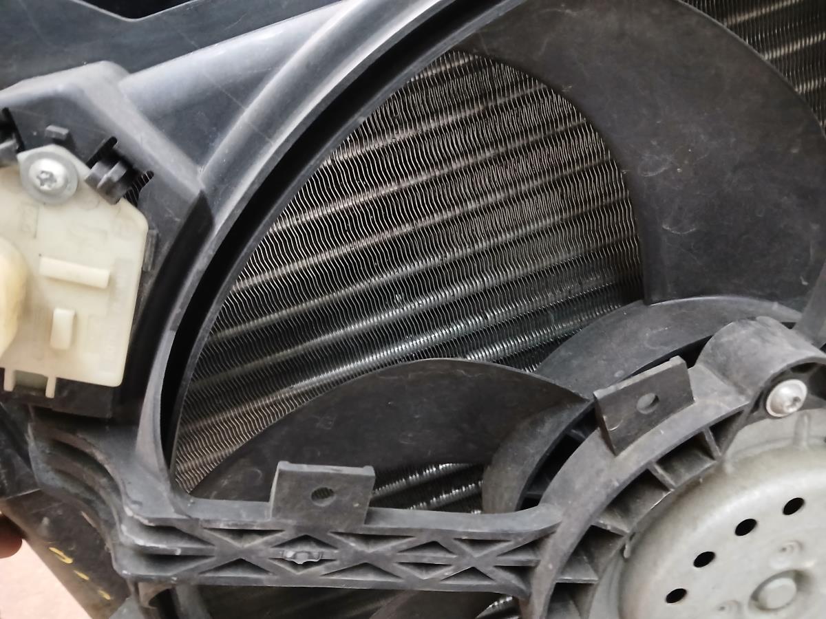Water radiator OPEL Corsa E Imagem-1