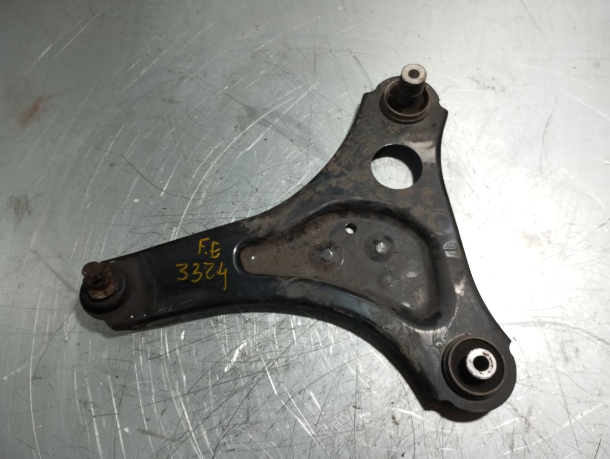 Braccio di sospensione anteriore sinistro RENAULT Twingo III (BCM_)