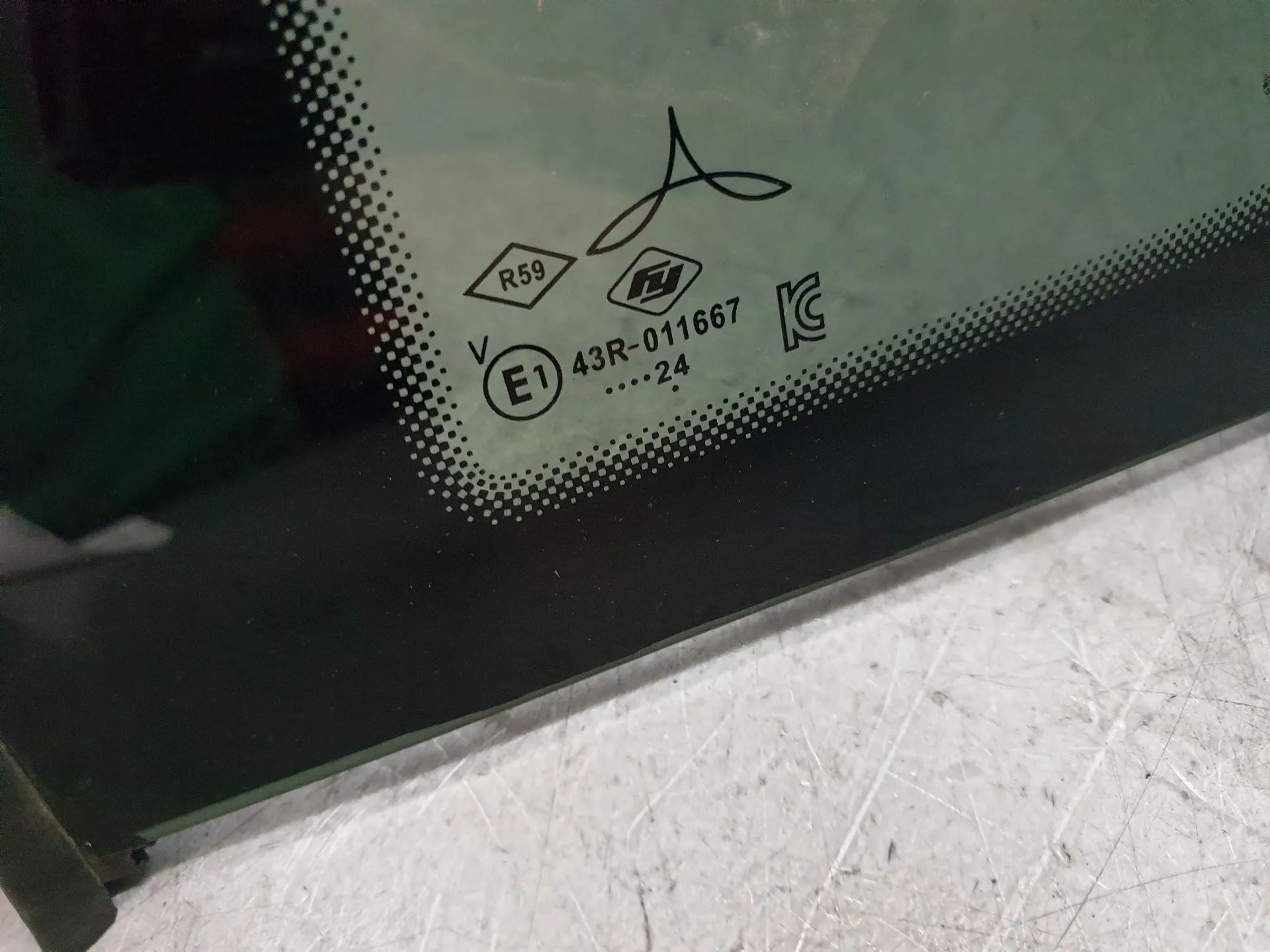 Vidrio del panel Trasero Izquierdo RENAULT Captur II Imagem-1