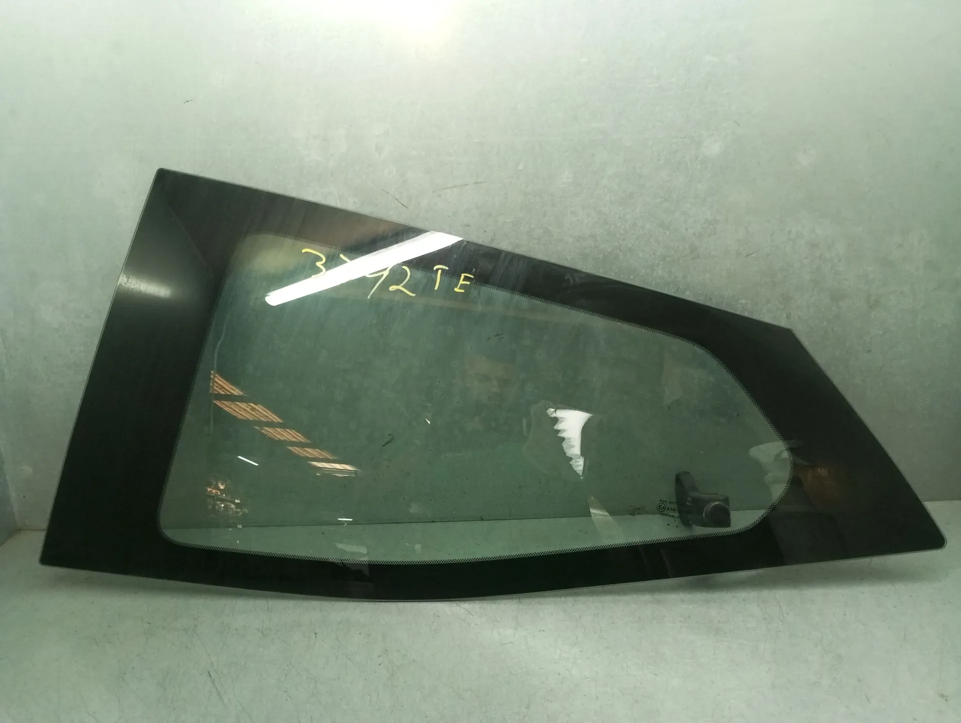 Vitre porte arrière gauche TOYOTA Aygo (_B4_)