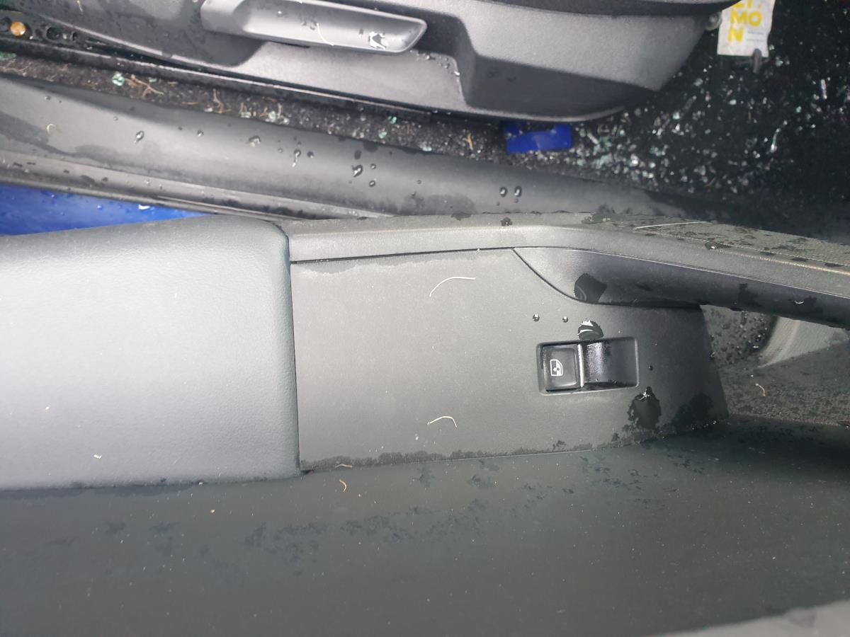 Mando / interruptor elevalunas delantero derecho SEAT Leon Sportstourer (KL8)