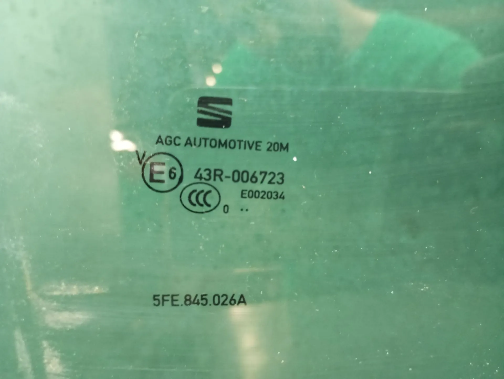 Right rear door glass SEAT Leon Sportstourer (KL8) Imagem-2