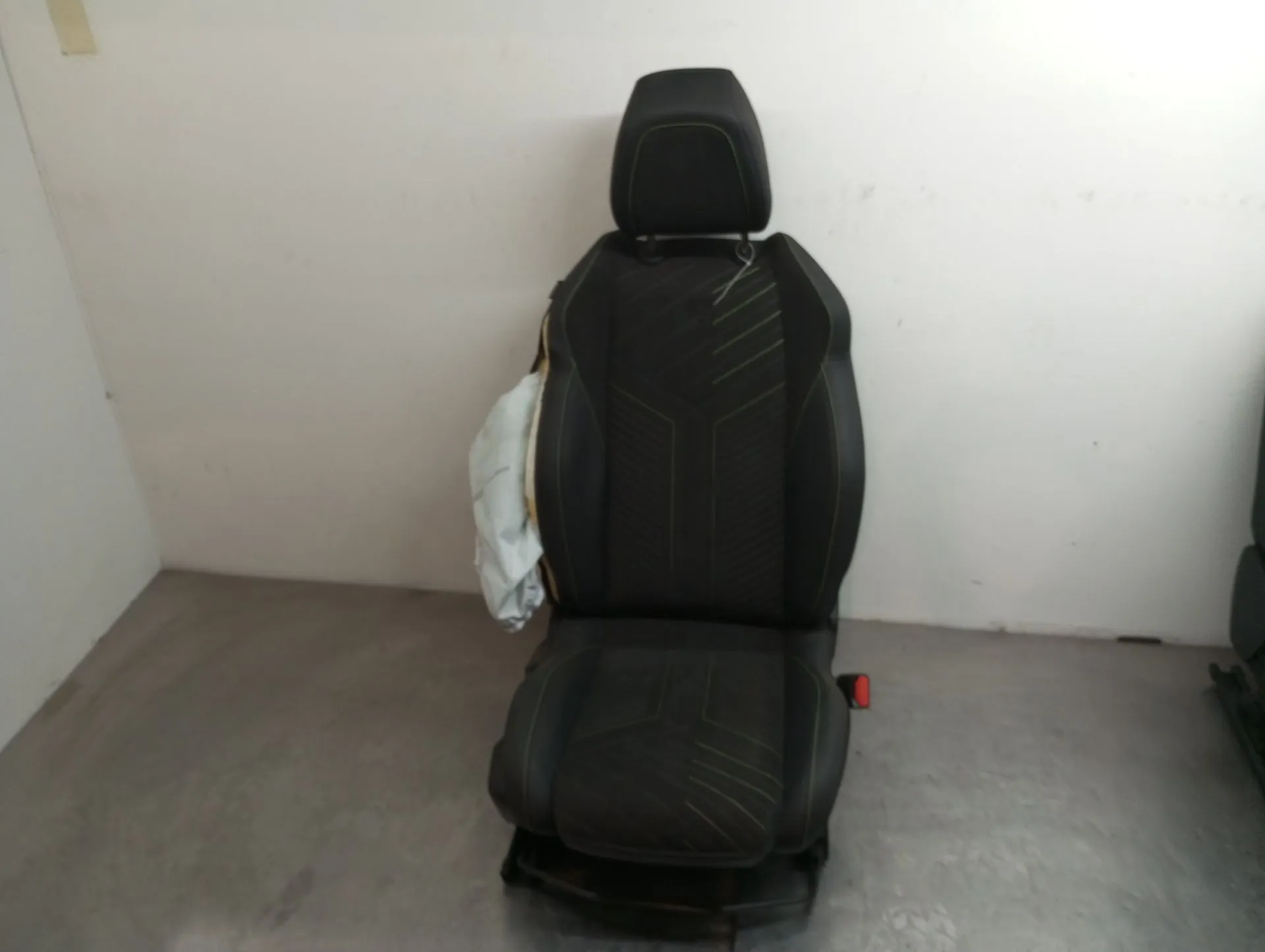 Set di sedili PEUGEOT 208 II Imagem-0