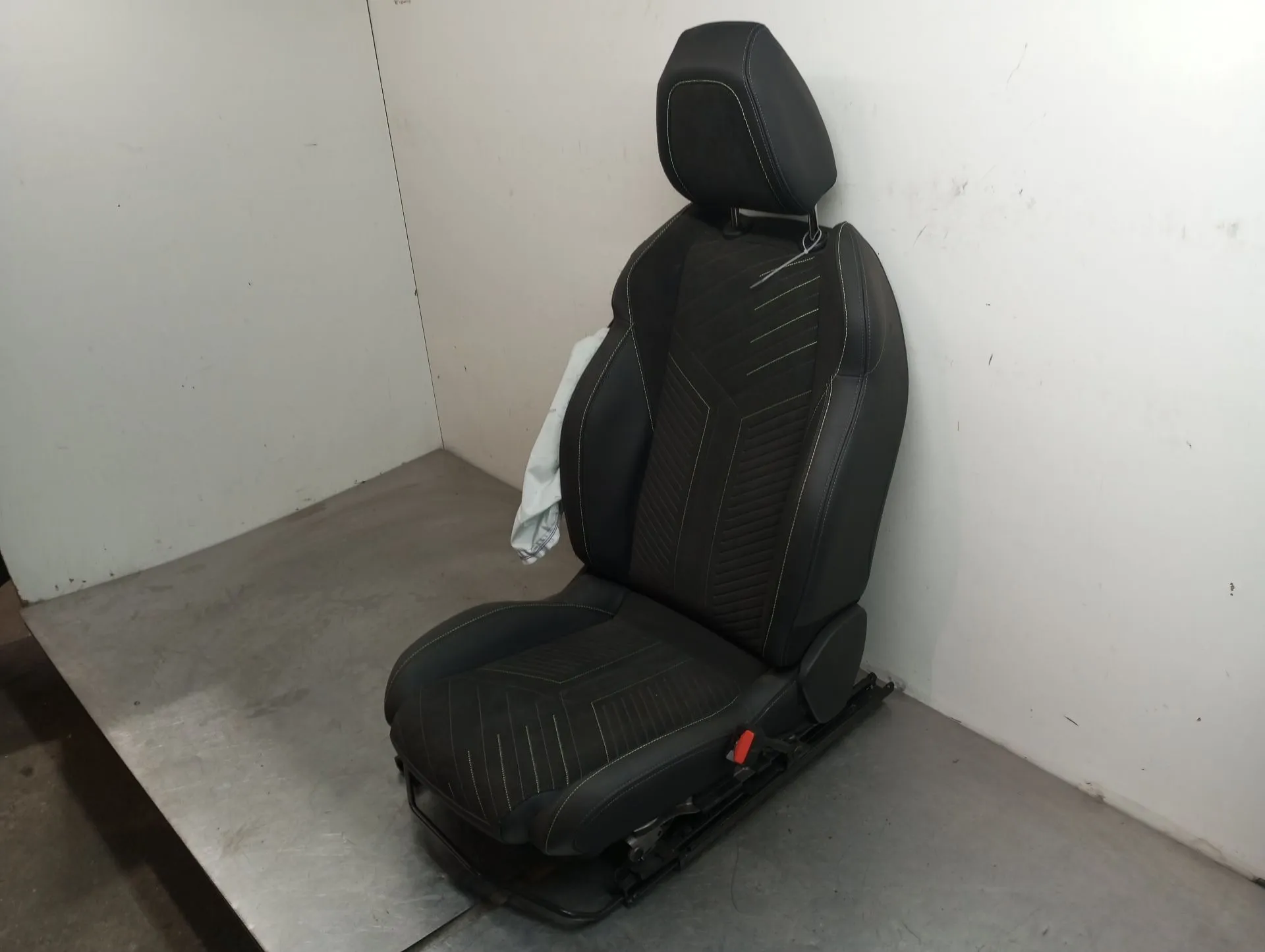 Sedile Anteriore Destro PEUGEOT 208 II Imagem-1