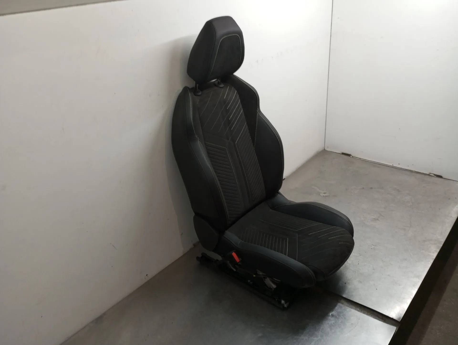 Sedile Anteriore Sinistro PEUGEOT 208 II Imagem-2