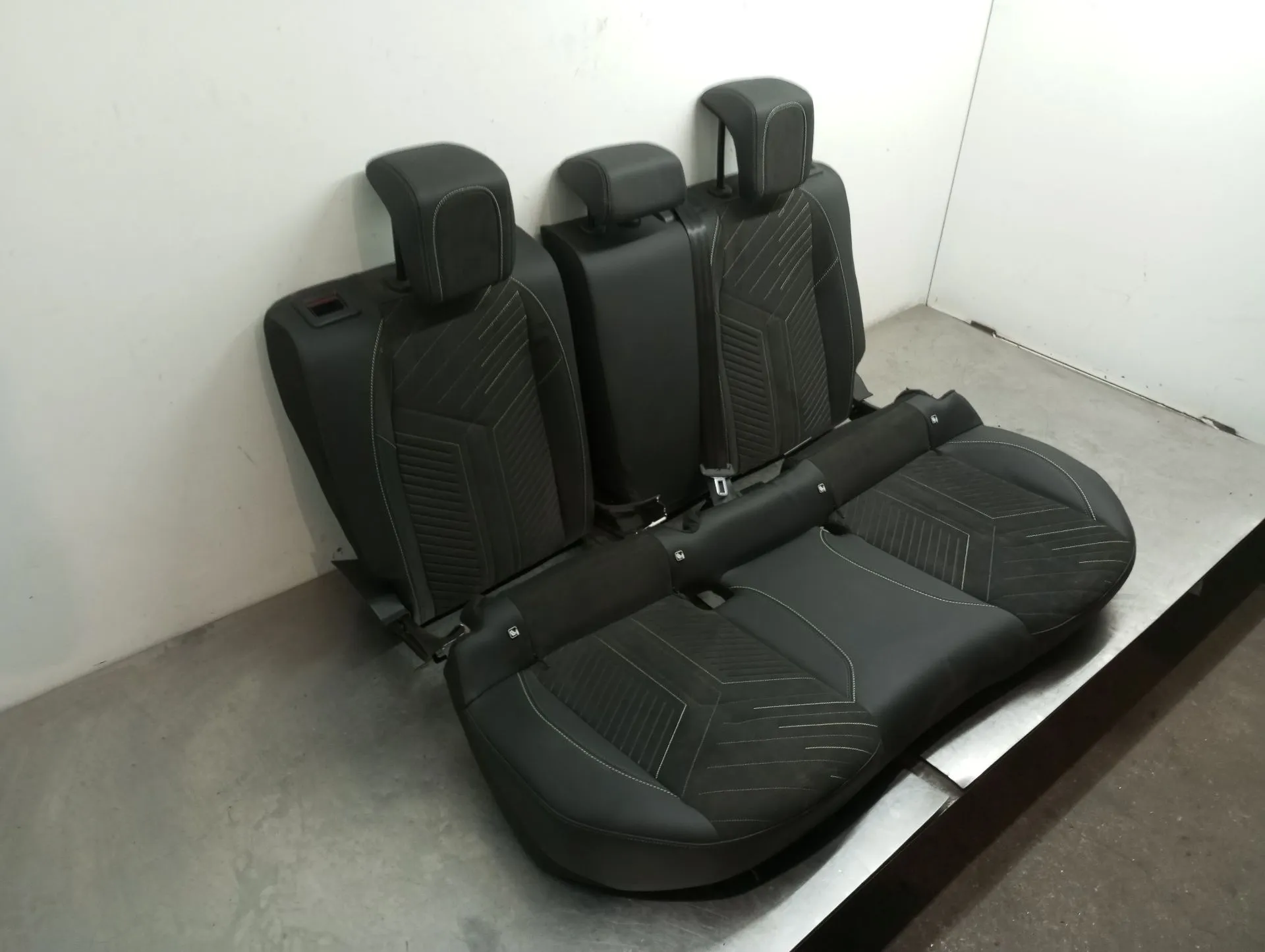 Rear Seat PEUGEOT 208 II Imagem-2
