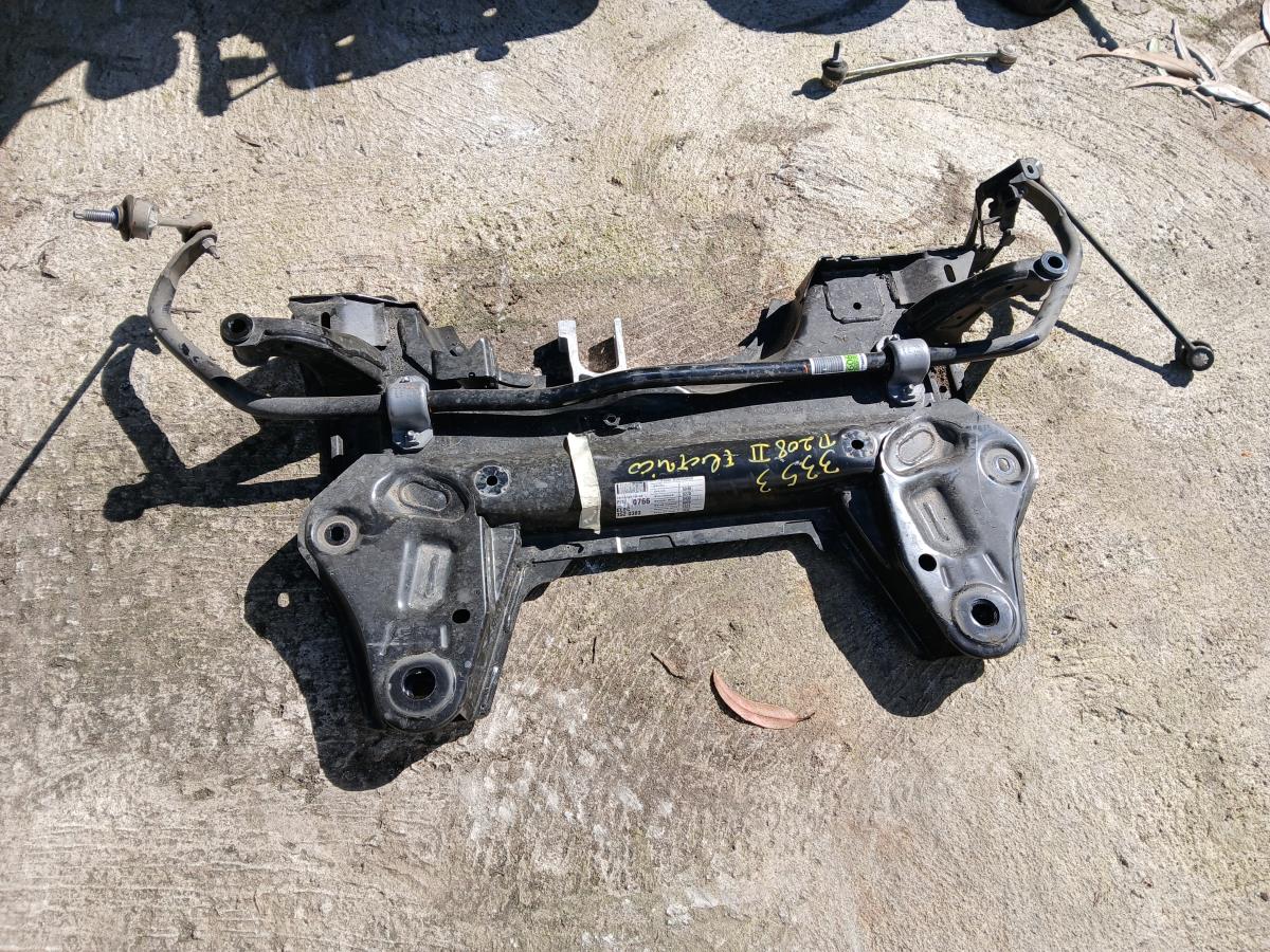 Berceau avant PEUGEOT 208 II Imagem-1